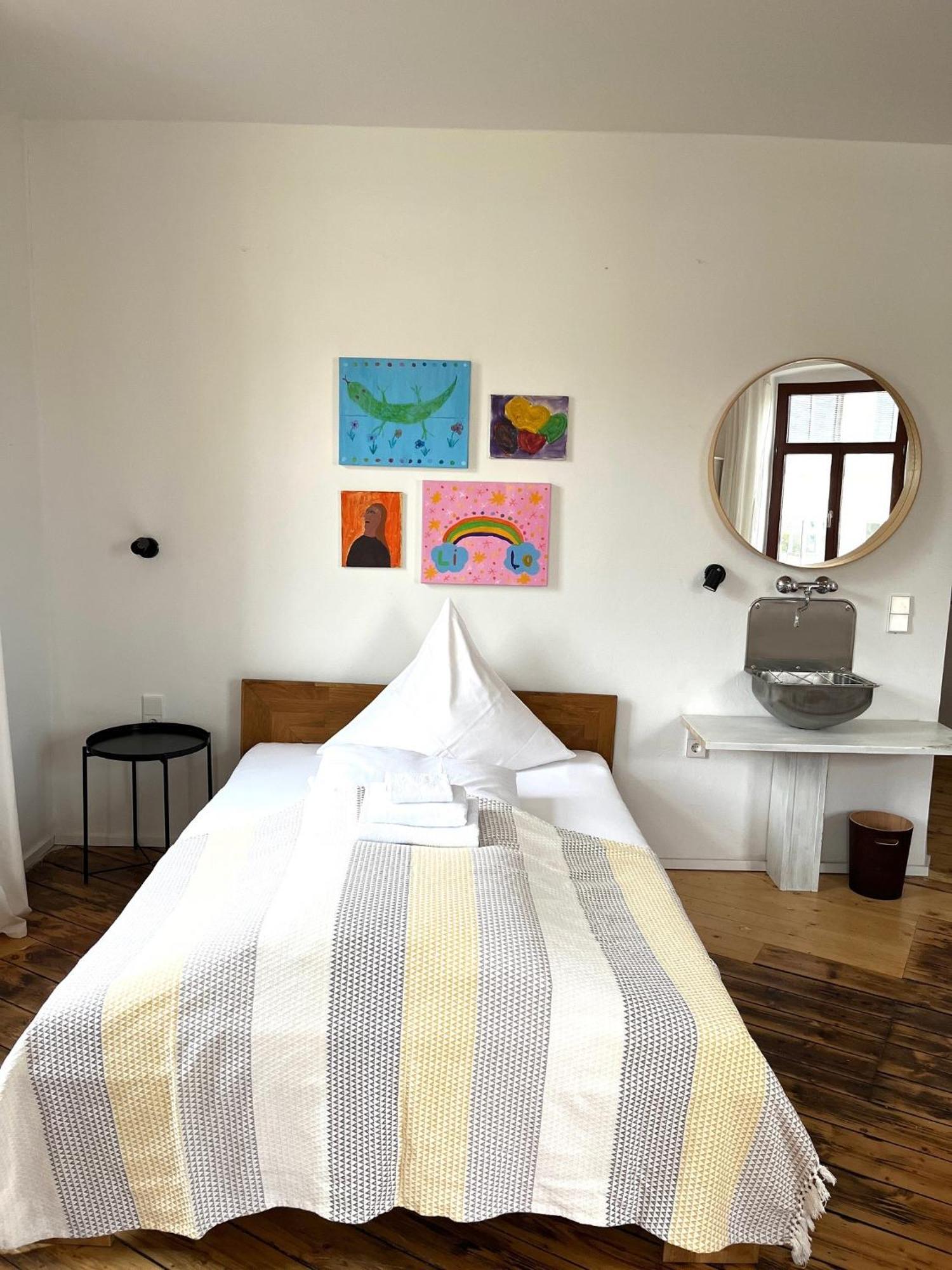 Kuenstlerzimmer Im Kulturhaus Haeselburg 格拉 外观 照片